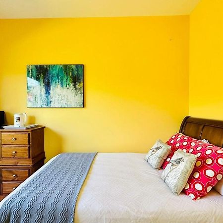 Quiet Room In ريتشموند، كولومبيا البريطانية المظهر الخارجي الصورة