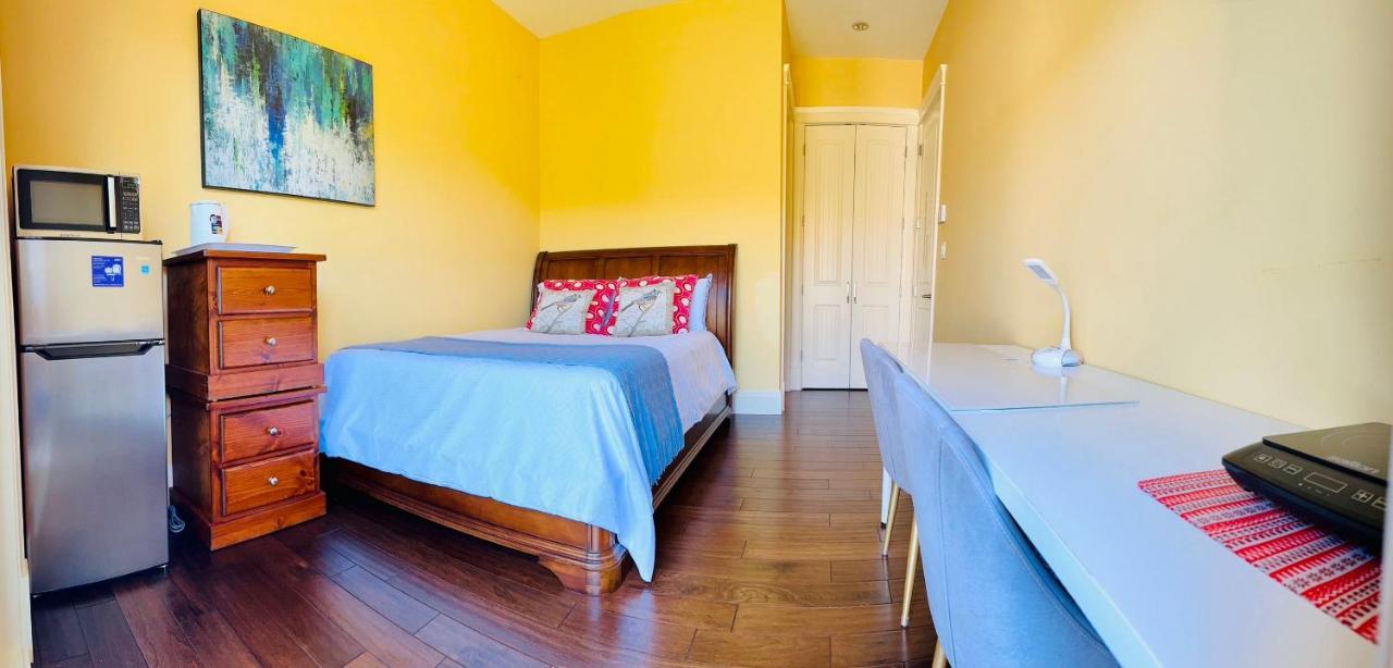 Quiet Room In ريتشموند، كولومبيا البريطانية المظهر الخارجي الصورة